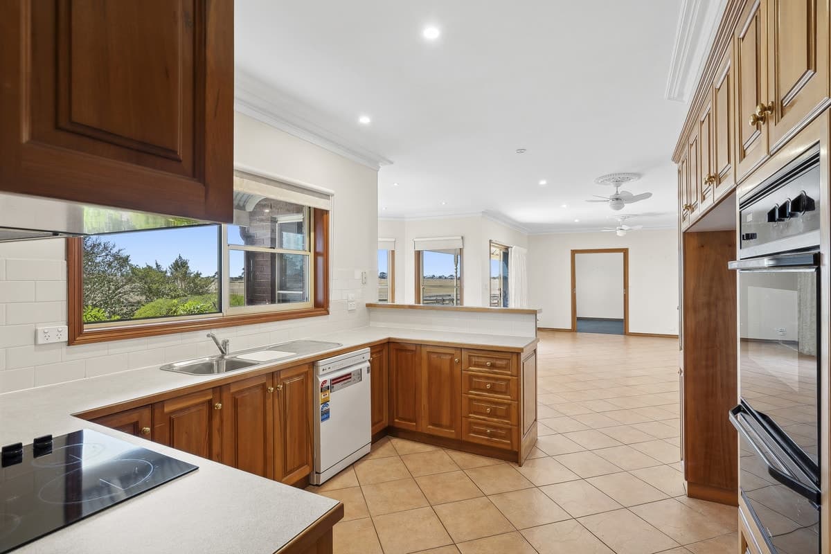370 Corangamite Lake Road, Cororooke, VIC, Cororooke - Thumbnail 7