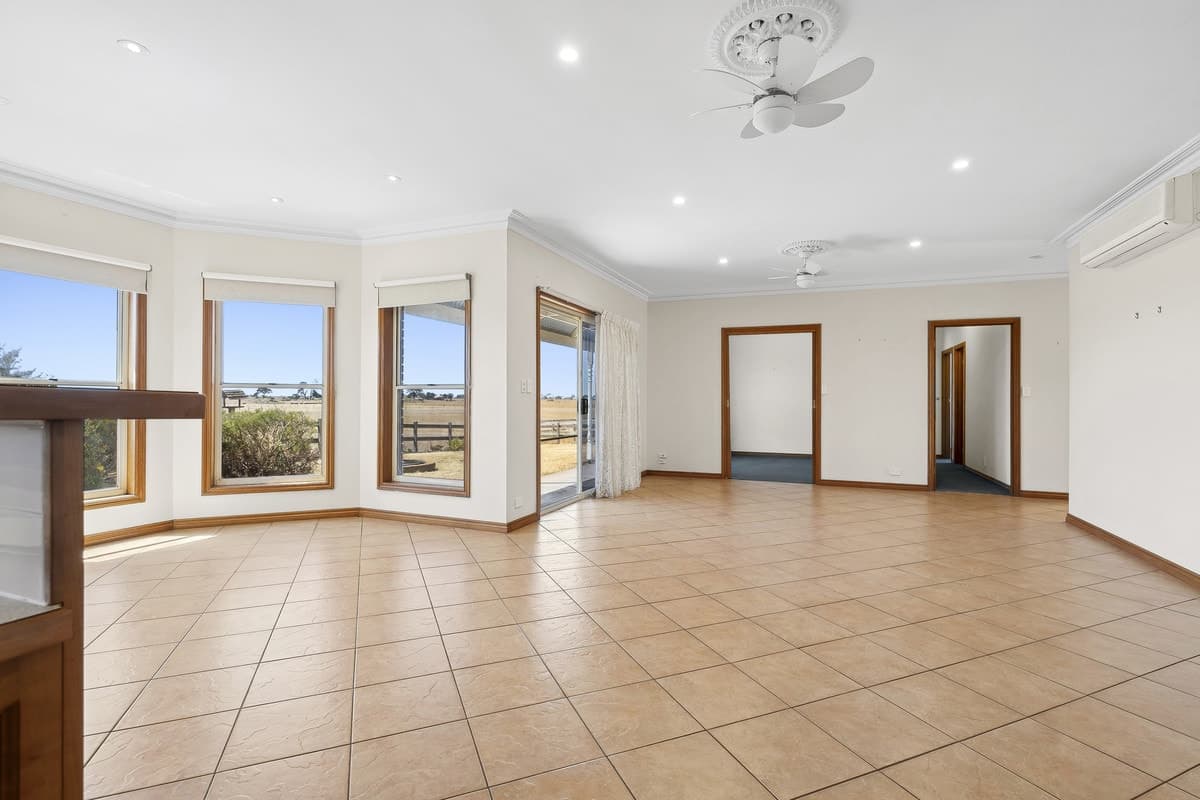 370 Corangamite Lake Road, Cororooke, VIC, Cororooke - Thumbnail 8