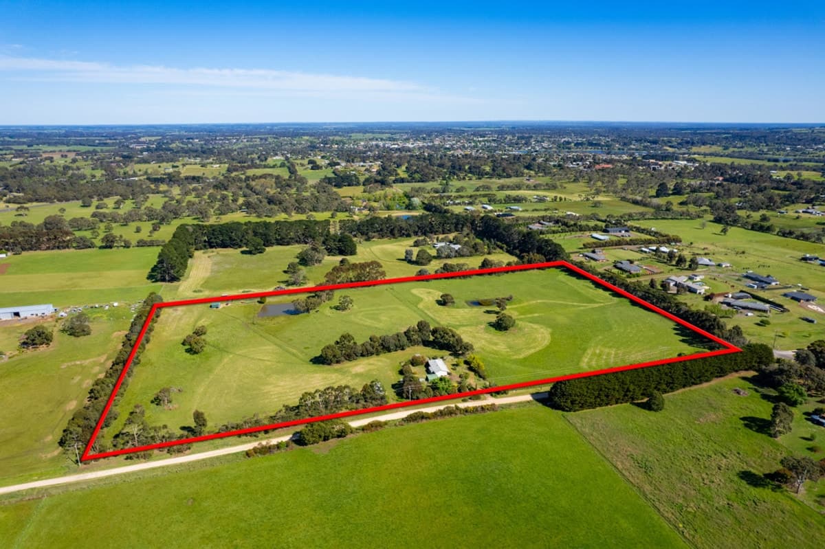 100 Kurtzes Road, Hamilton, VIC, Hamilton - Image 1