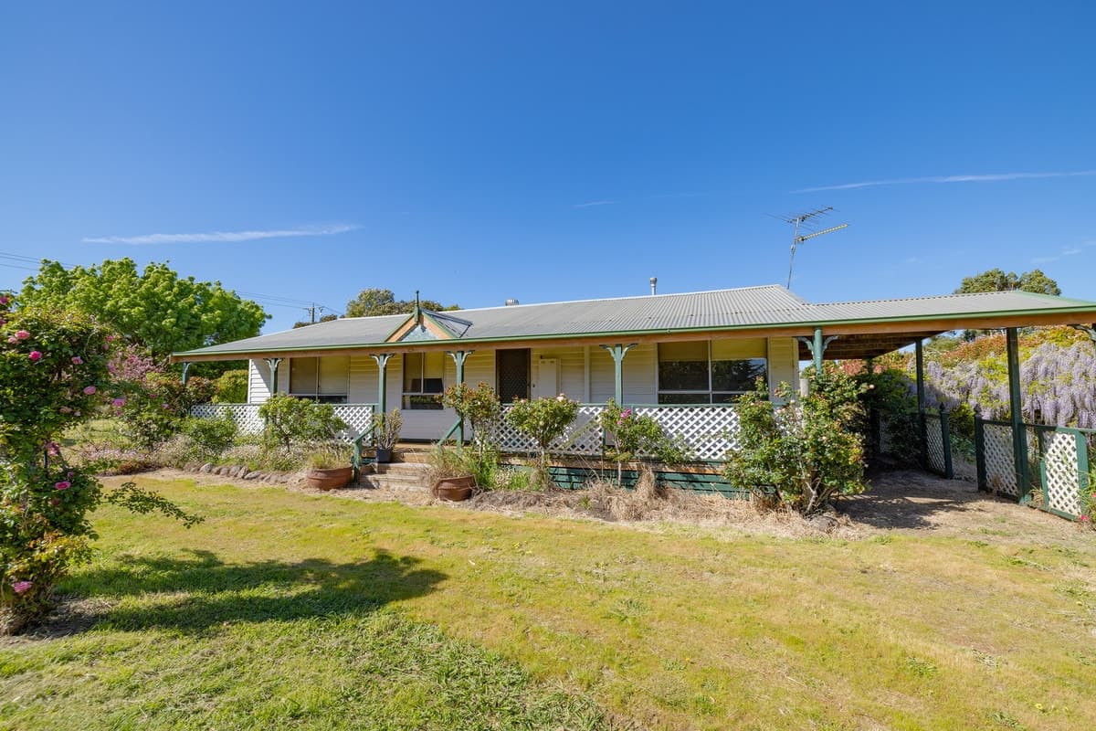 100 Kurtzes Road, Hamilton, VIC, Hamilton - Thumbnail 2