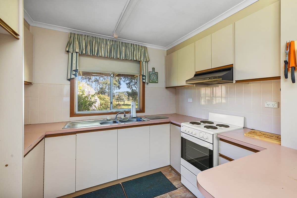 100 Kurtzes Road, Hamilton, VIC, Hamilton - Thumbnail 6