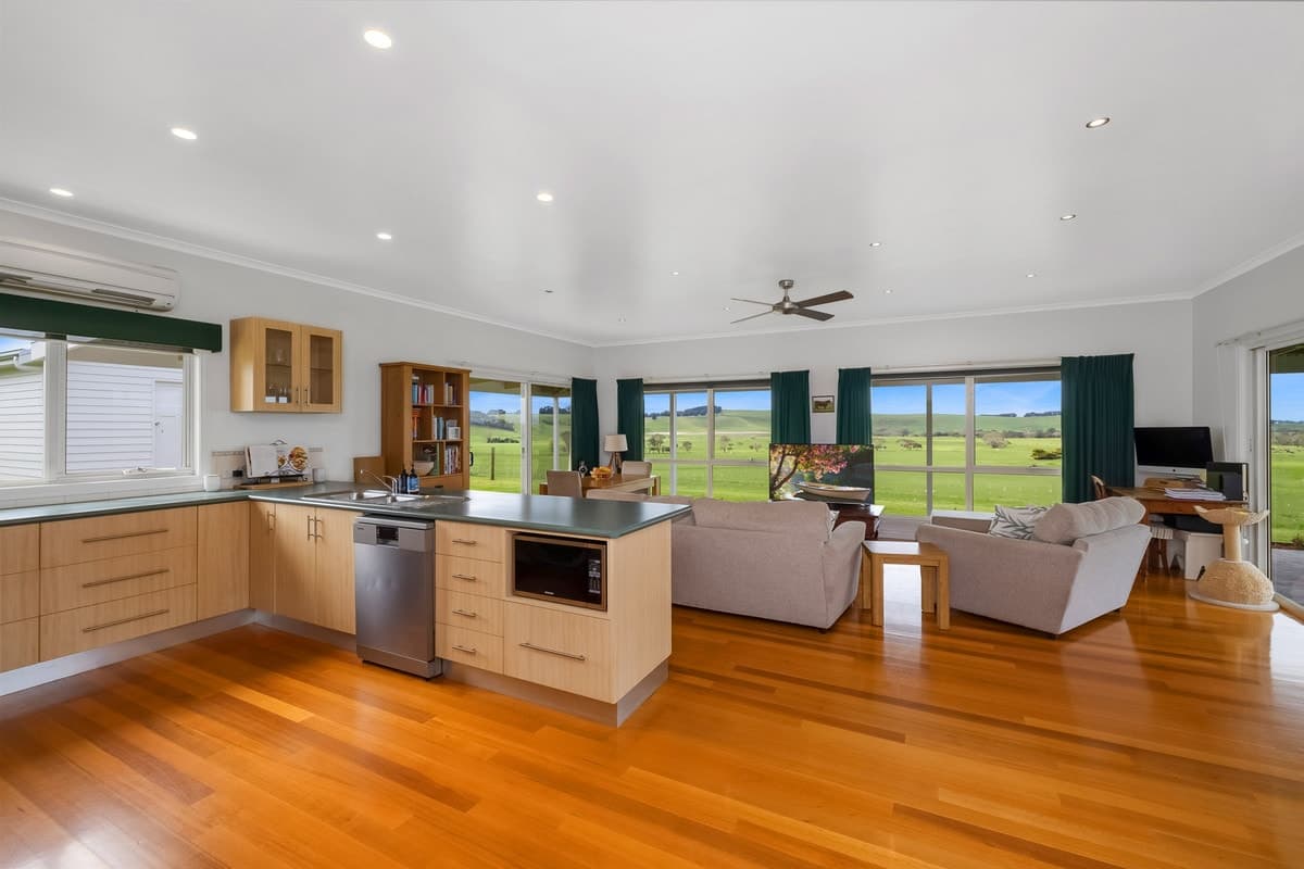 63 Kellys Road, Panmure, VIC, Panmure - Thumbnail 7
