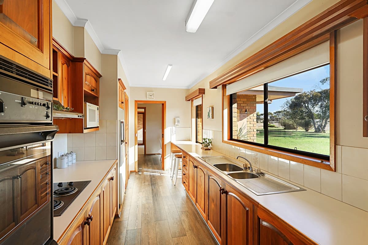 318 Conns Lane, Yangery, VIC, Yangery - Thumbnail 5