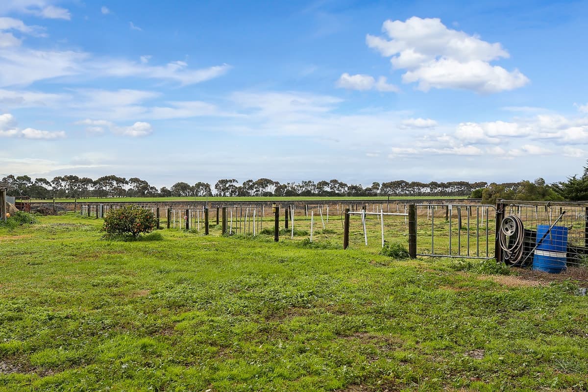 6586 Hamilton Highway, Cressy, VIC, Cressy - Thumbnail 2