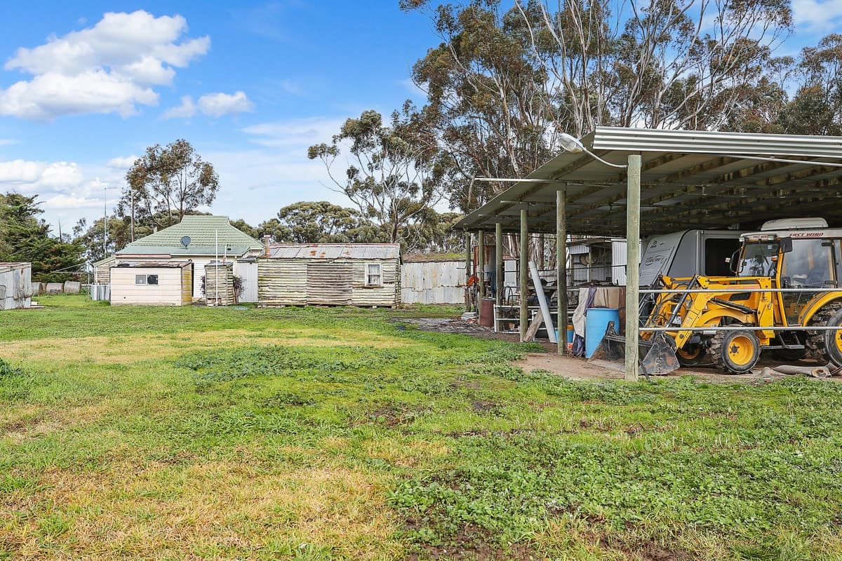 6586 Hamilton Highway, Cressy, VIC, Cressy - Thumbnail 4
