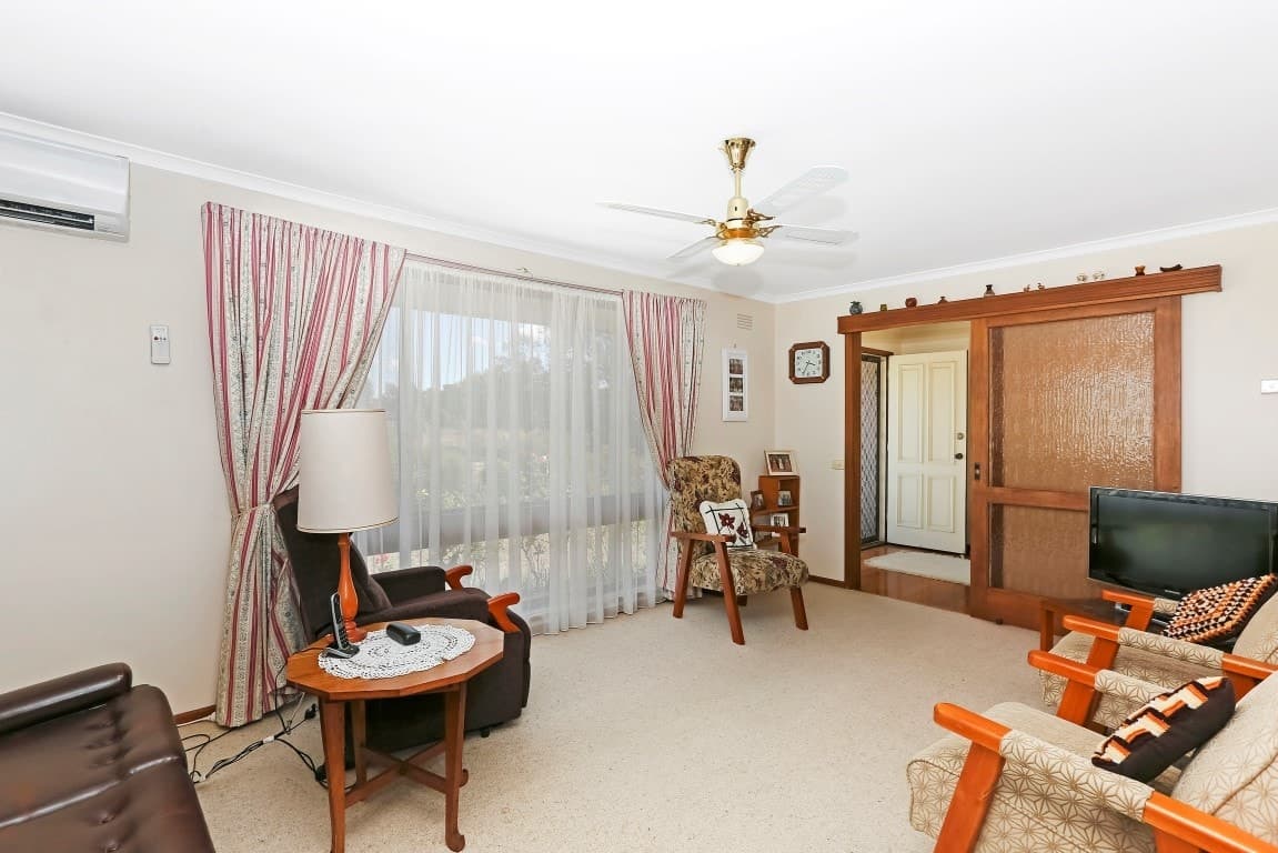 6 Olney Street, Winchelsea, VIC, Winchelsea - Thumbnail 2