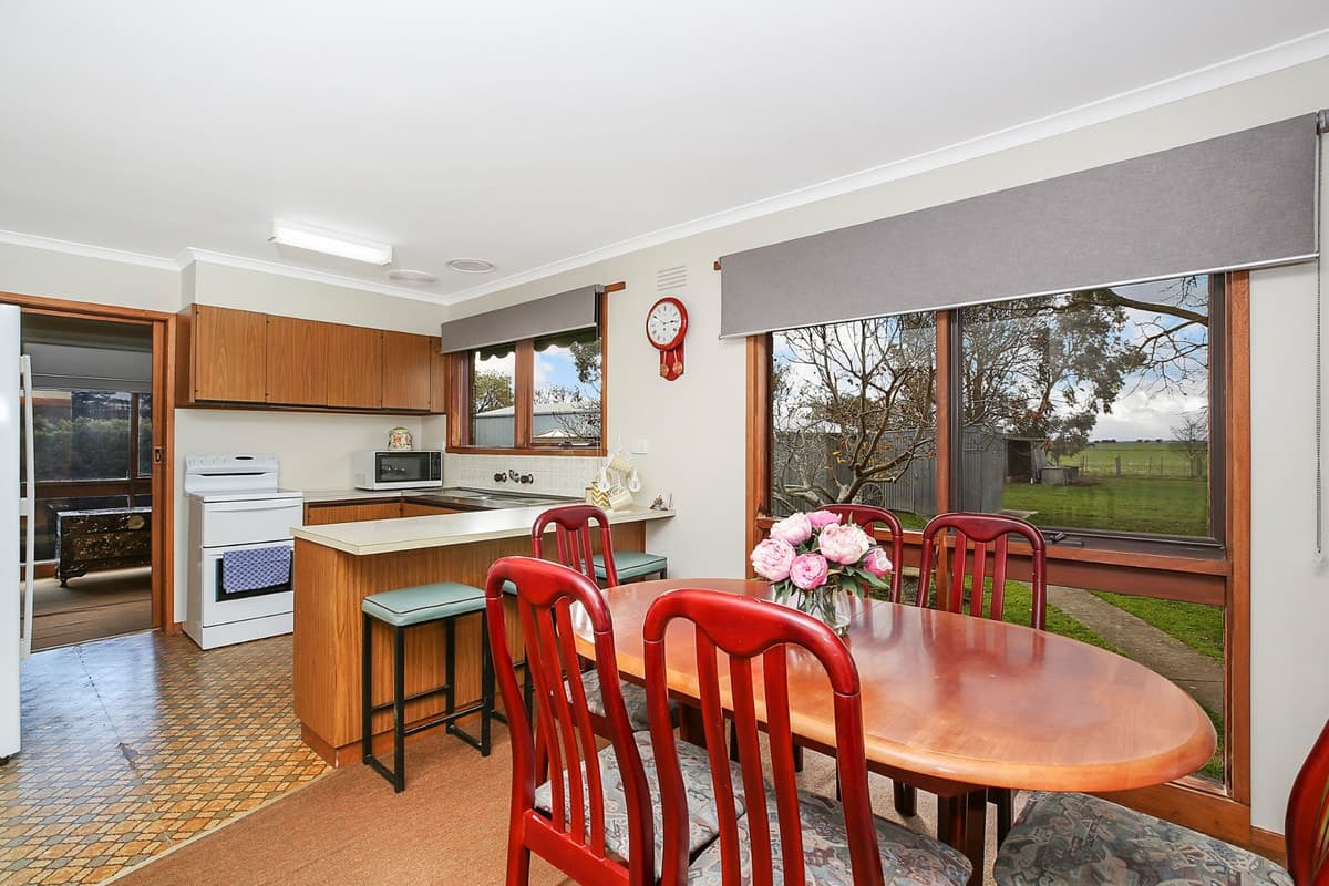 315 Pierces Road, Weering, VIC, Weering - Thumbnail 2