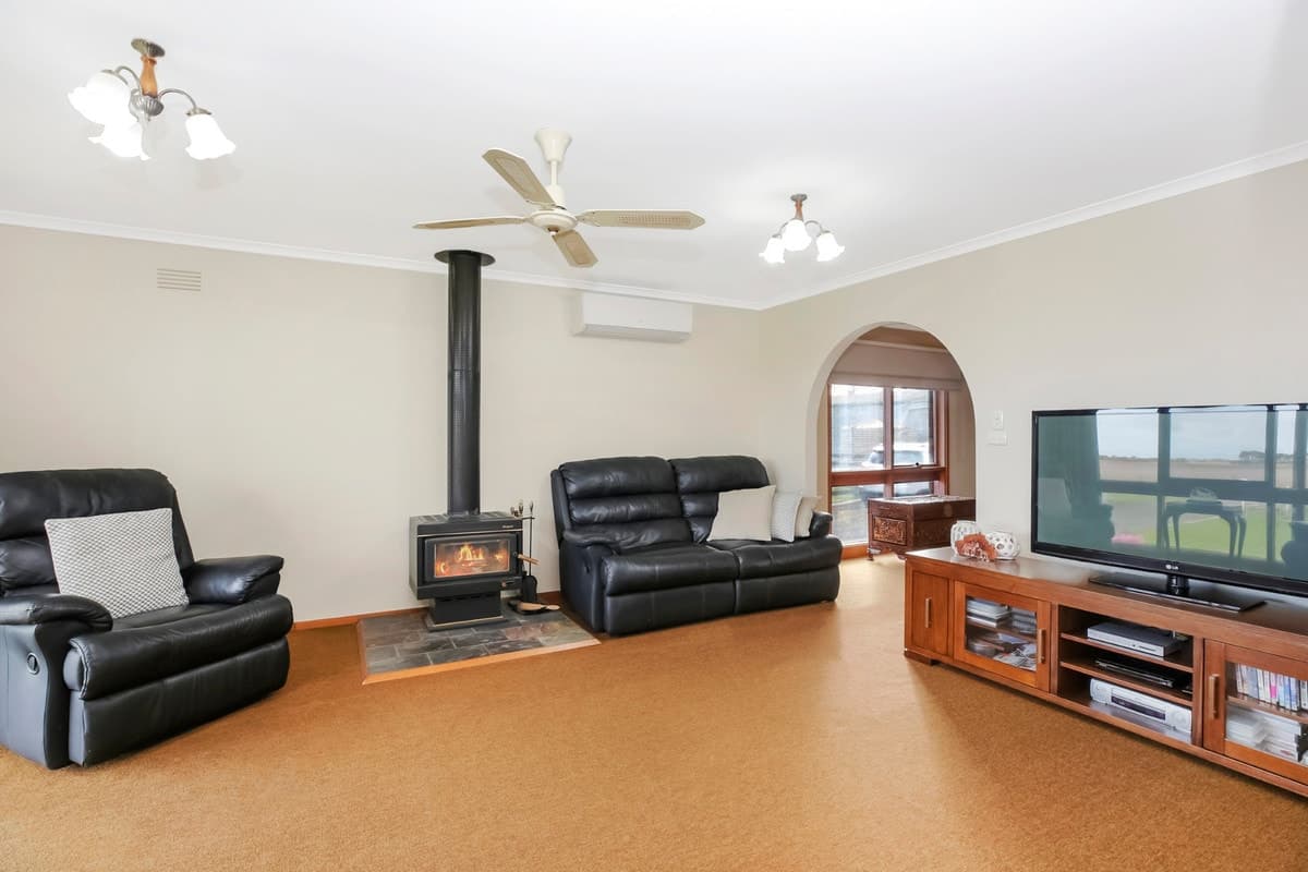 315 Pierces Road, Weering, VIC, Weering - Thumbnail 3