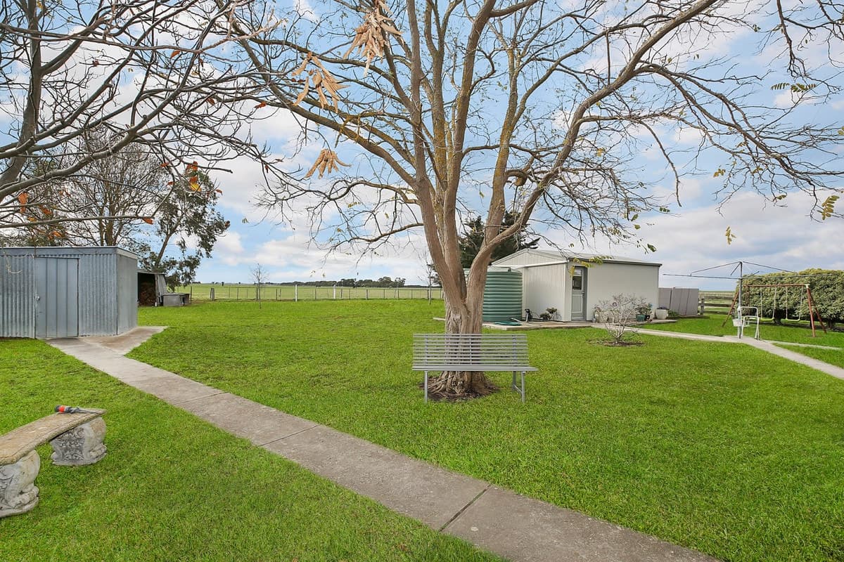 315 Pierces Road, Weering, VIC, Weering - Thumbnail 6