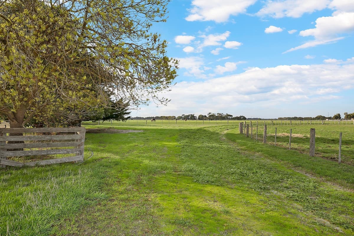 315 Pierces Road, Weering, VIC, Weering - Thumbnail 7