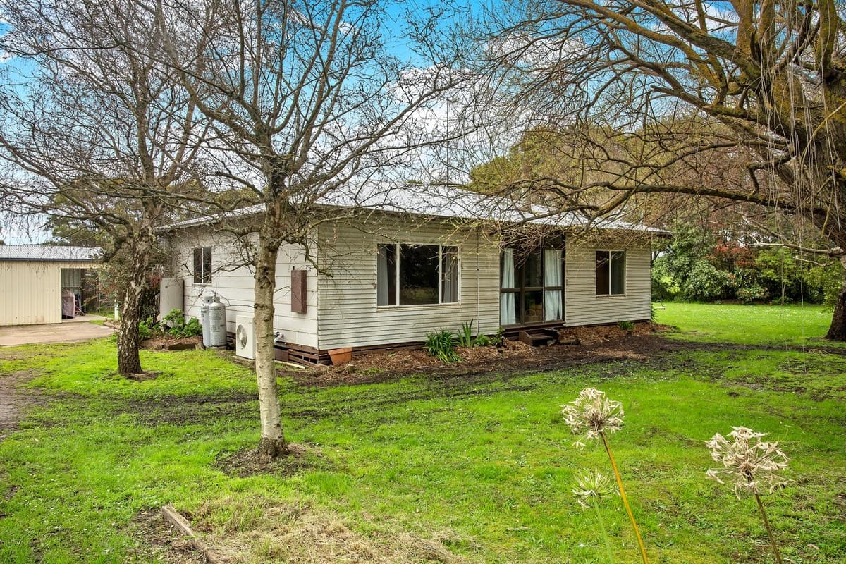 660 Bucks Road, Simpson, VIC, Simpson - Thumbnail 6