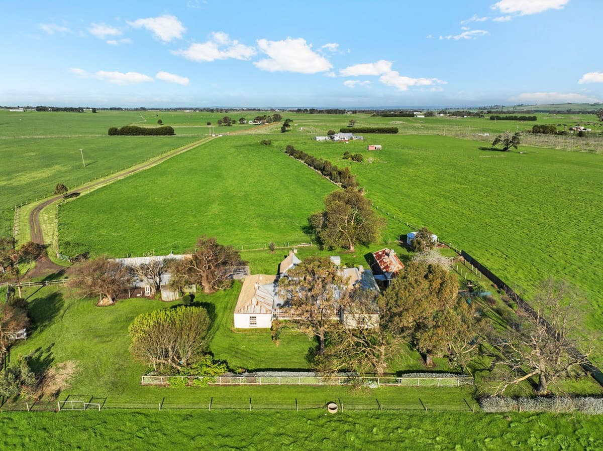 845 Nalangil Road, Corunnun, VIC, Corunnun - Thumbnail 2