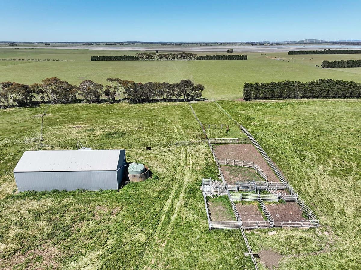 390 Normans Road, Beeac, VIC, Beeac - Thumbnail 2
