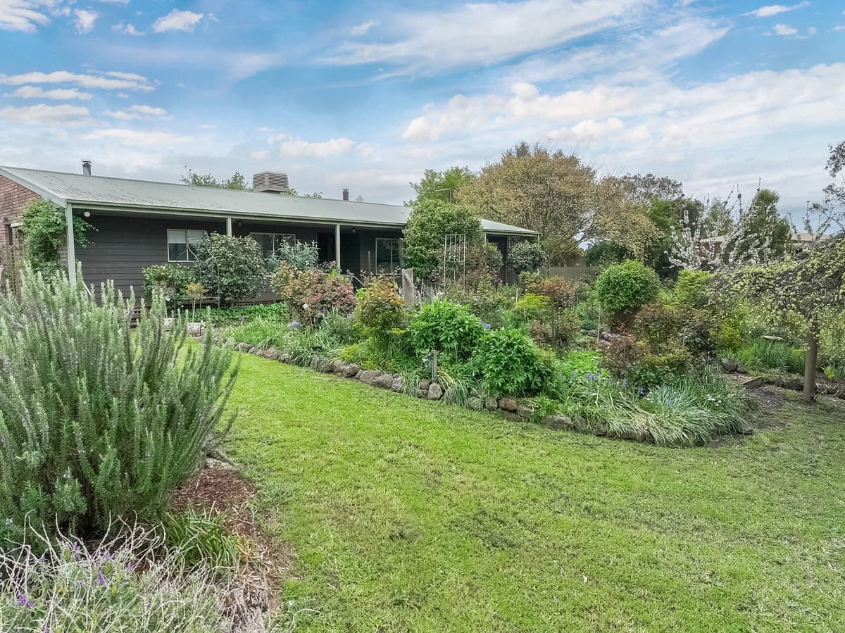 15 Ryans Lane, Coragulac, VIC, Coragulac - Thumbnail 2