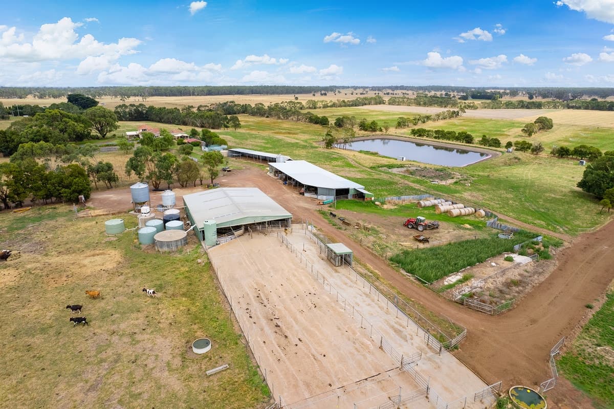 143 Elliotts Road, Elingamite, VIC, Elingamite - Thumbnail 3