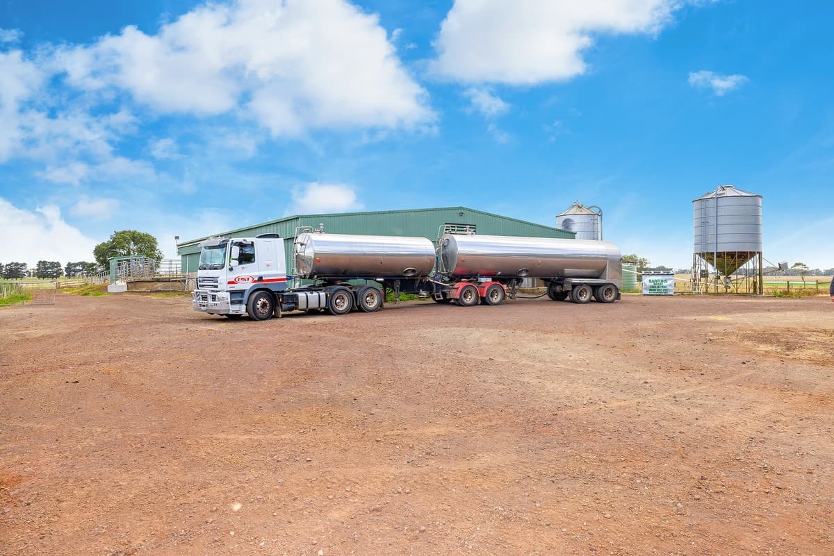 143 Elliotts Road, Elingamite, VIC, Elingamite - Thumbnail 4