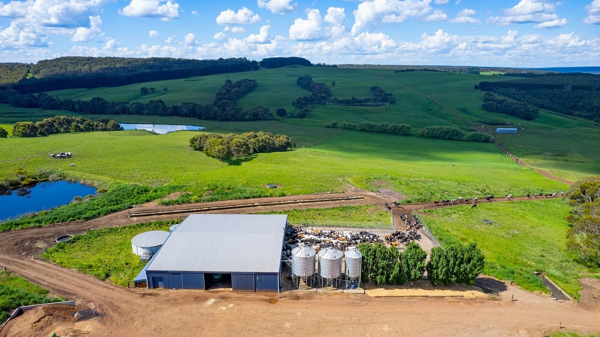329 Centre Road, Simpson, VIC, Simpson - Thumbnail 2