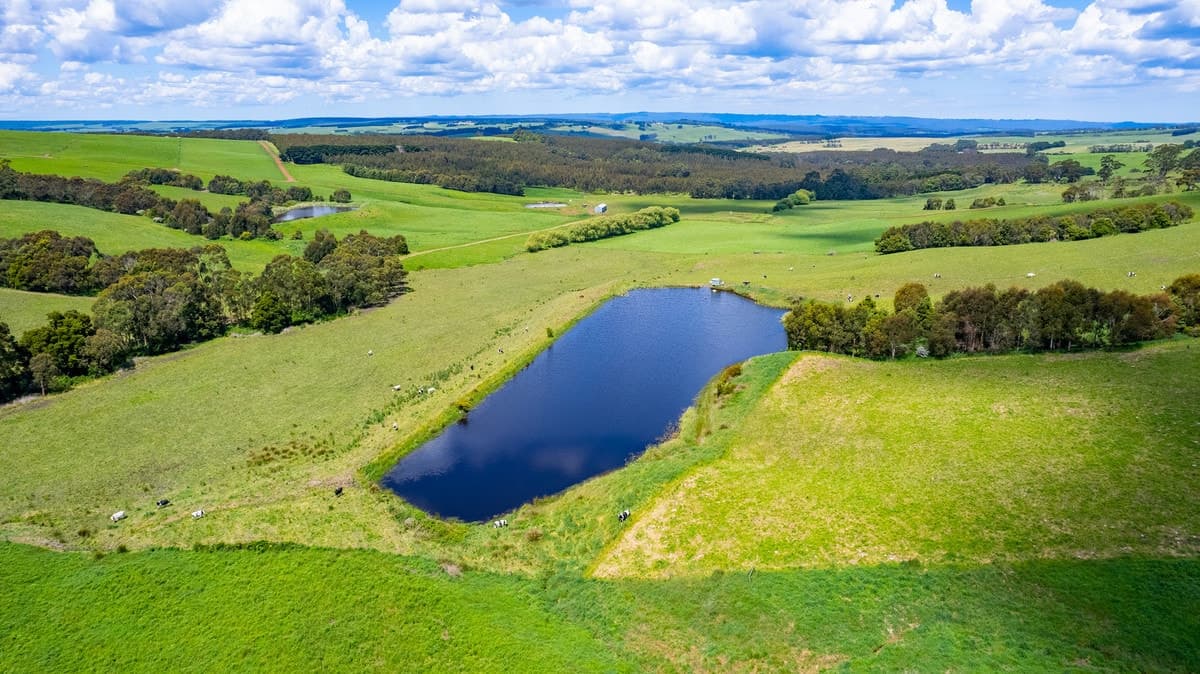 329 Centre Road, Simpson, VIC, Simpson - Thumbnail 4