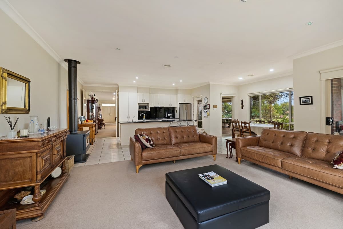 215 Lineens Road, Corunnun, VIC, Corunnun - Thumbnail 8