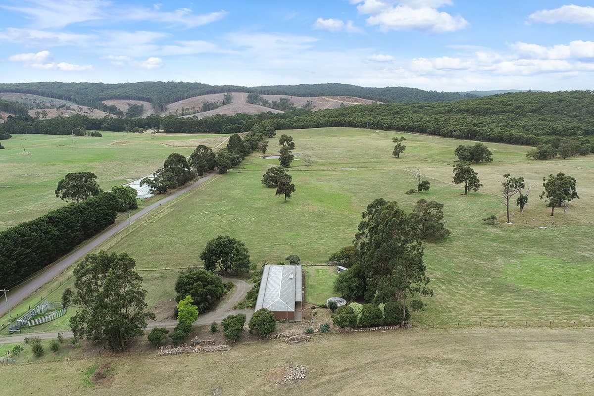 180 Lardners Track, Gellibrand, VIC, Gellibrand - Thumbnail 2