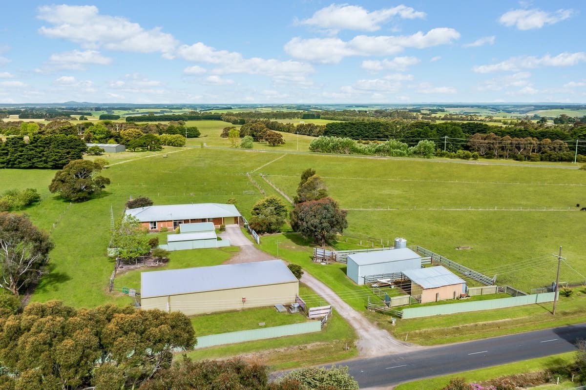 48 Cemetery Road, Cobden, VIC, Cobden - Thumbnail 3