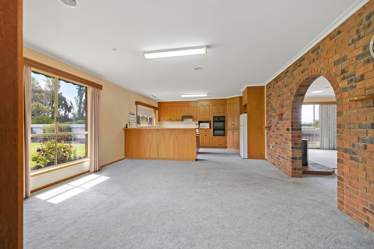 48 Cemetery Road, Cobden, VIC, Cobden - Thumbnail 4