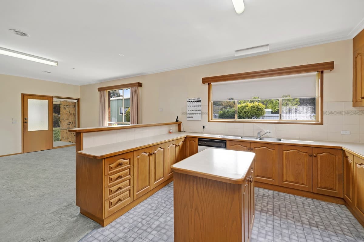 48 Cemetery Road, Cobden, VIC, Cobden - Thumbnail 7