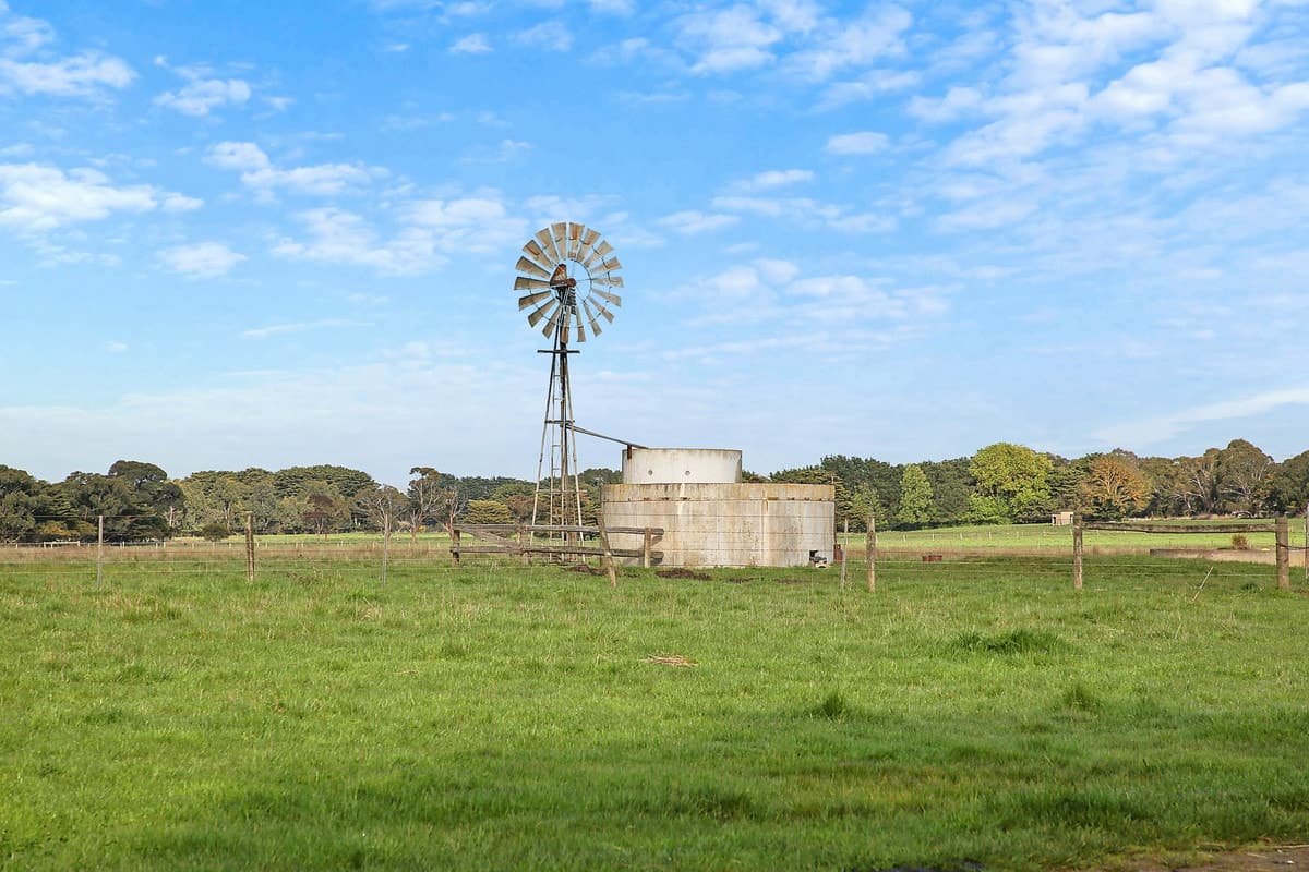 Camperdown Cobden Road, Cobden, VIC, Cobden - Thumbnail 6