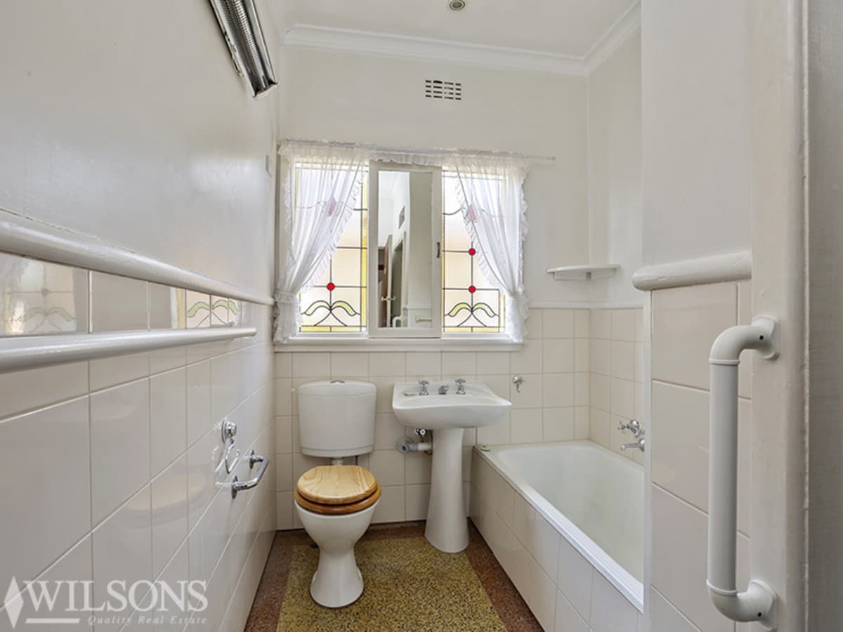4 Pine Avenue, North Shore, North Shore - Thumbnail 3
