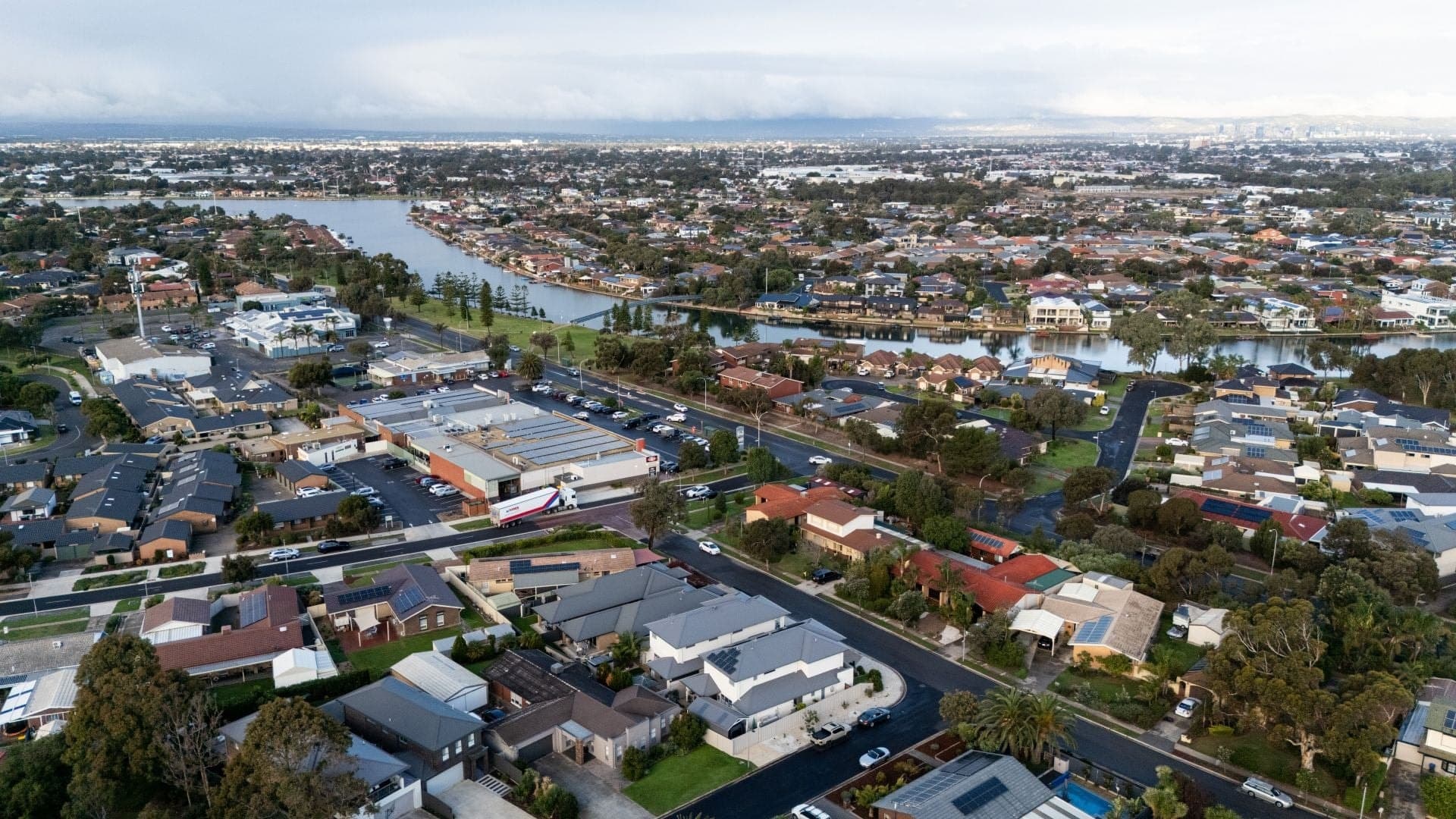 6 Ashburton Avenue, West Lakes Shore - Thumbnail 3