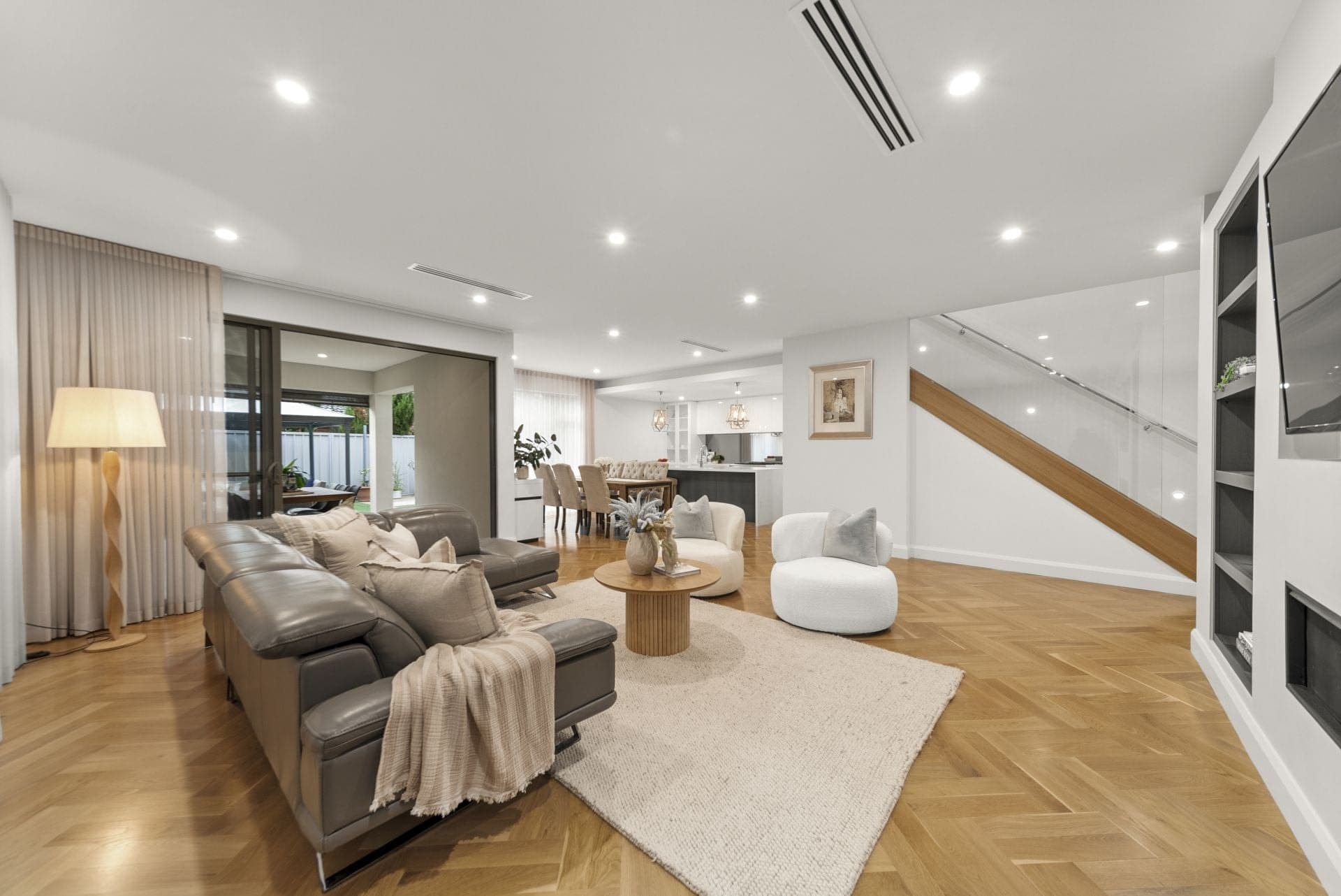 6 Ashburton Avenue, West Lakes Shore - Thumbnail 5