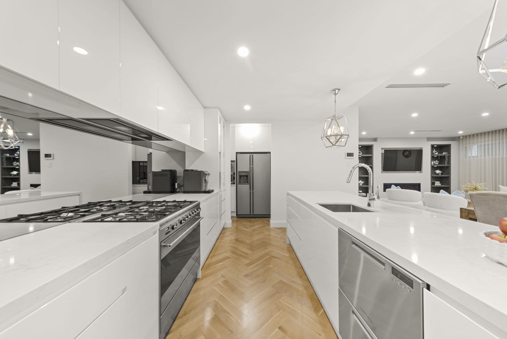 6 Ashburton Avenue, West Lakes Shore - Thumbnail 7