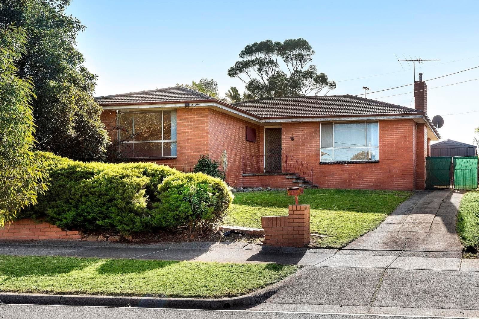 20 Glenys Avenue, Airport West VIC 3042, Airport West - Thumbnail 2
