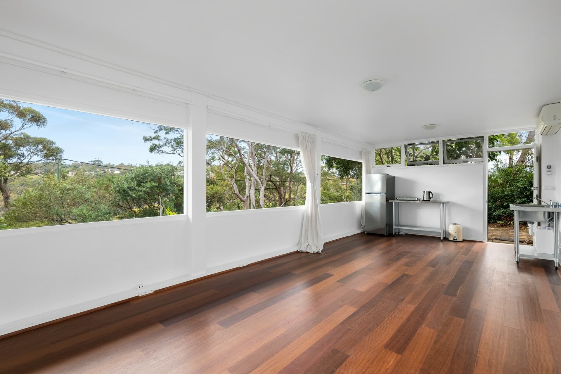70a Chisholm Avenue Avalon Beach NSW, Avalon Beach - Thumbnail 2
