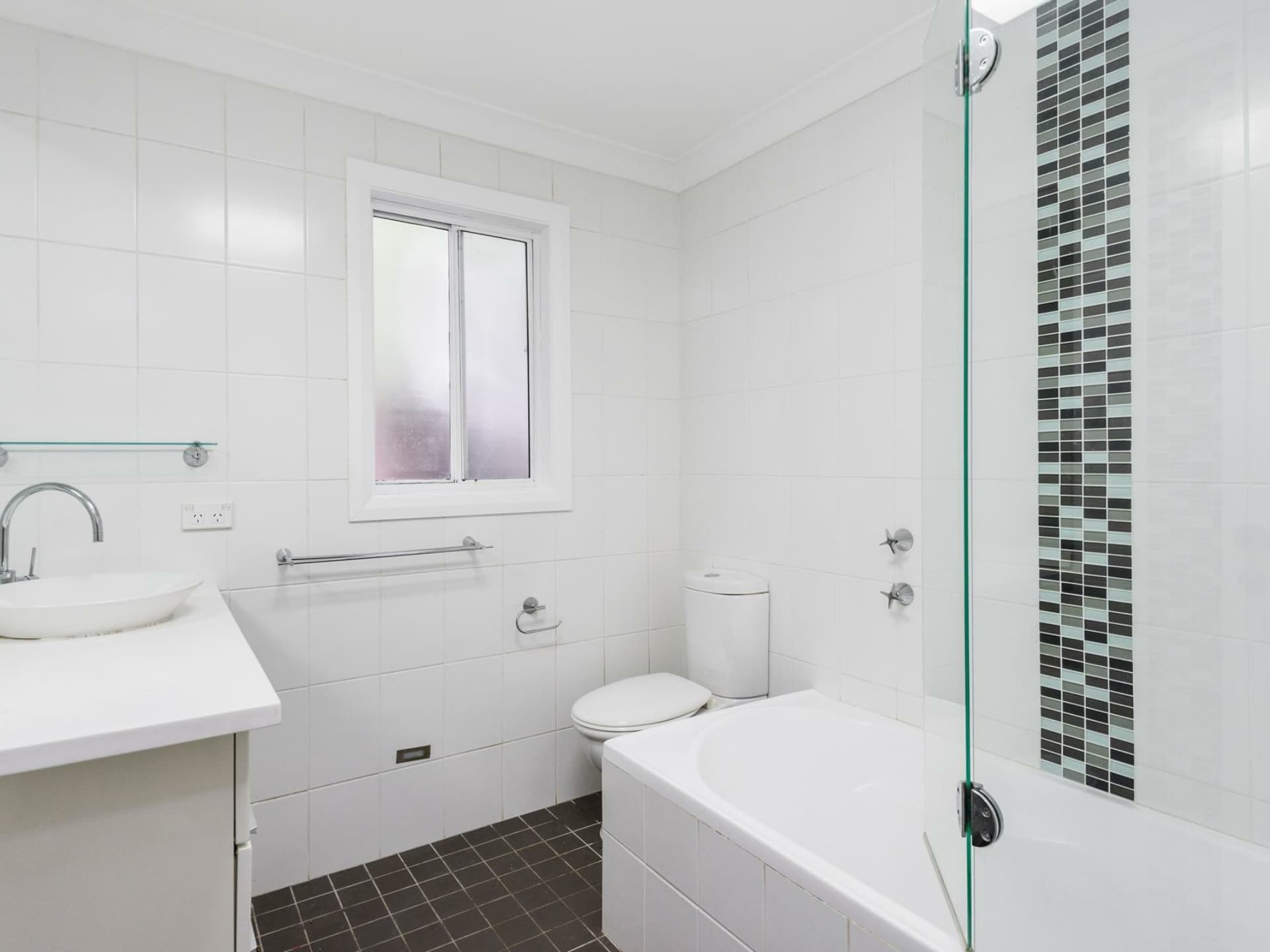 17a Careel Bay Crescent Avalon Beach NSW, Avalon Beach - Thumbnail 3