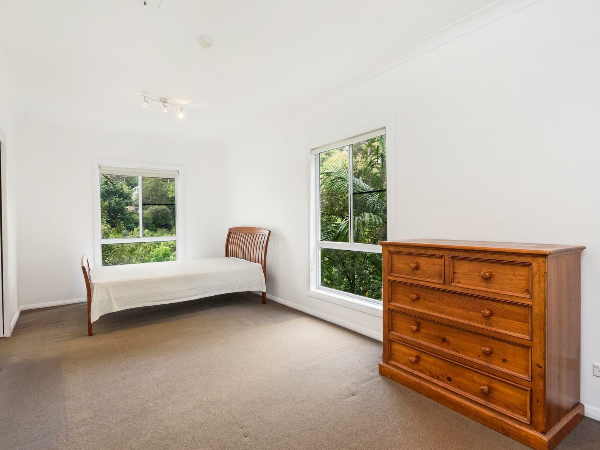 17a Careel Bay Crescent Avalon Beach NSW, Avalon Beach - Thumbnail 4
