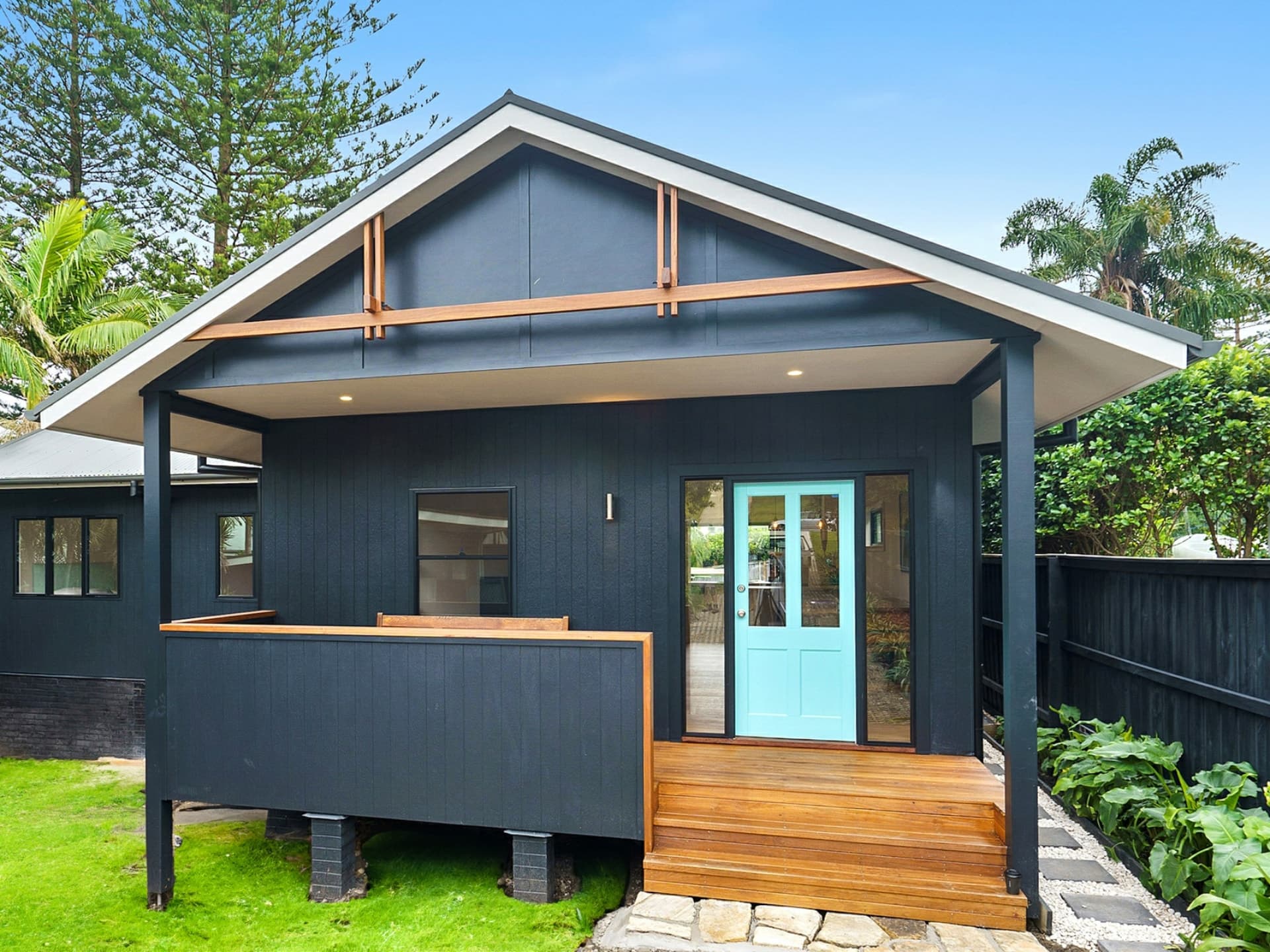 23 Watkins Road Avalon Beach NSW, Avalon Beach - Image 1