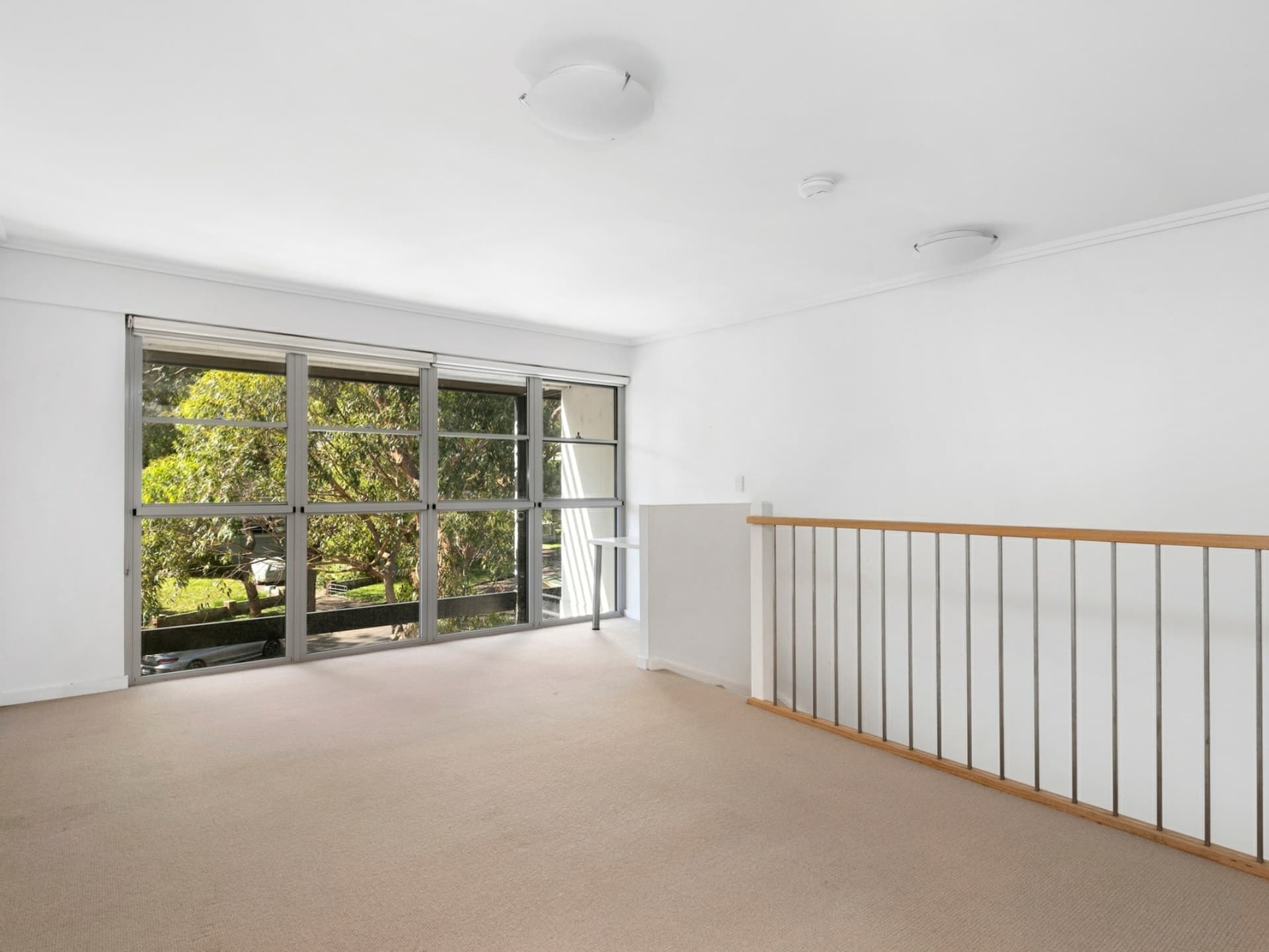 2/5, Avalon Beach - Image 1
