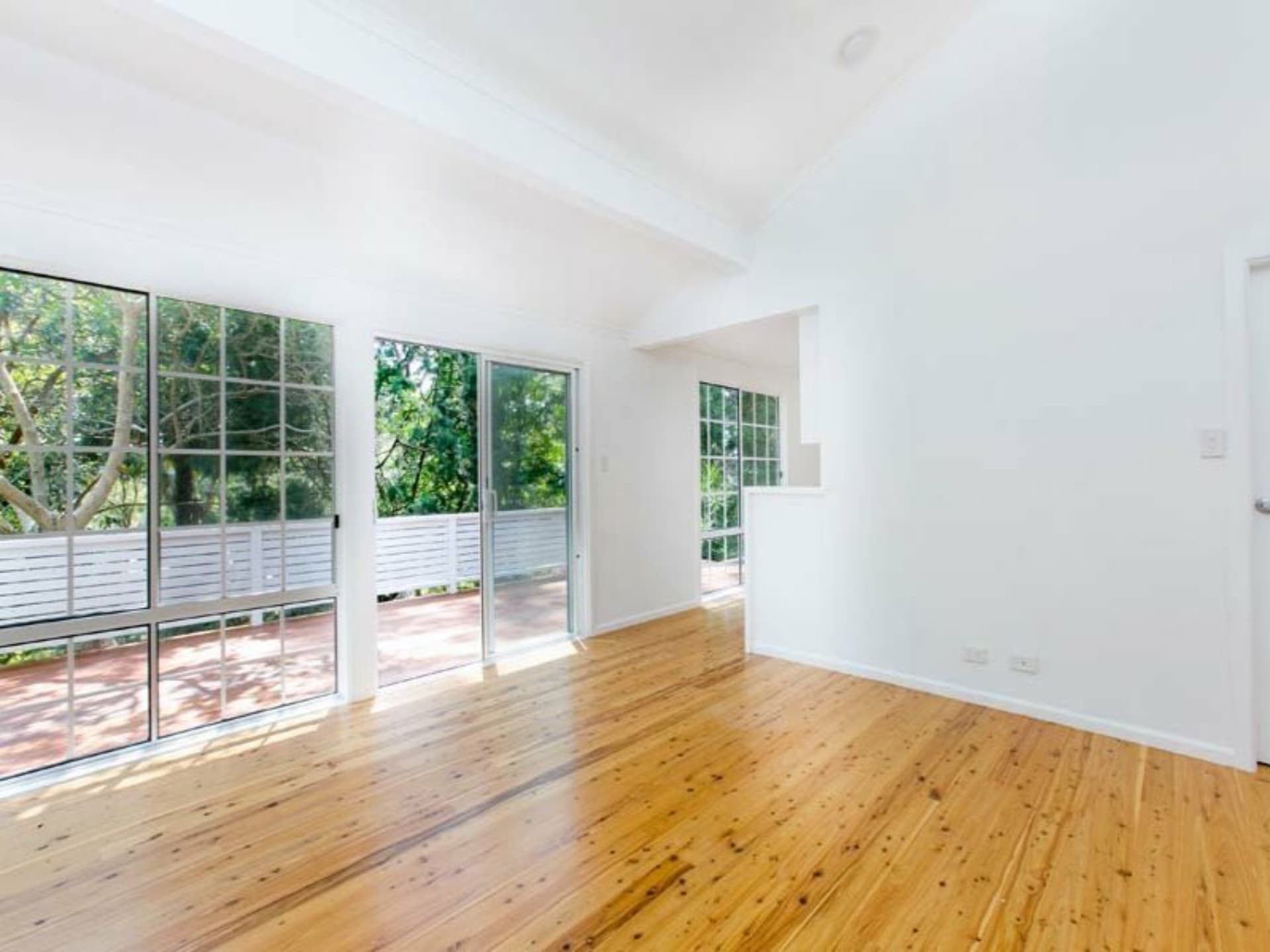 23 Dress Circle Road Avalon Beach NSW, Avalon Beach - Thumbnail 2