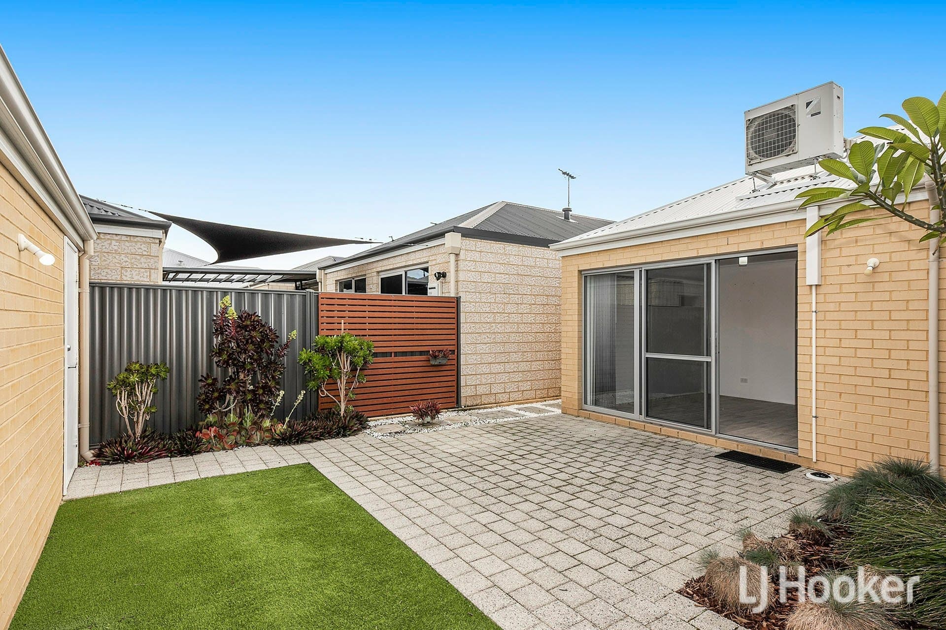 10 Luxhay Parkway Aveley WA, Aveley - Image 1