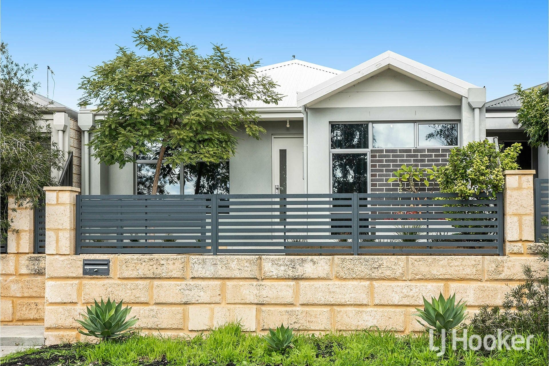 10 Luxhay Parkway Aveley WA, Aveley - Thumbnail 2