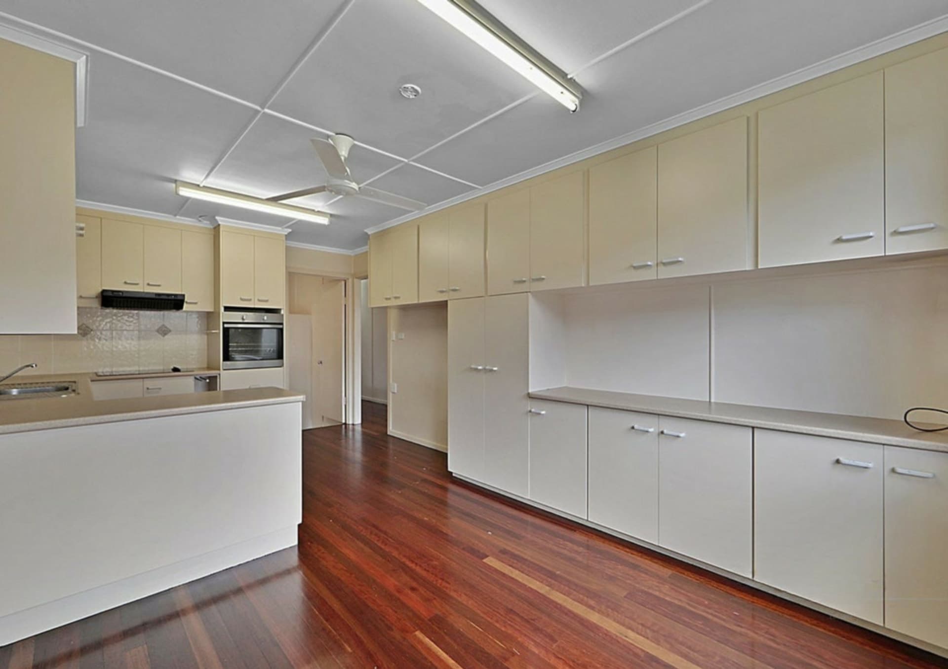 60 Vasey Street, Avenell Heights, Avenell Heights - Thumbnail 3