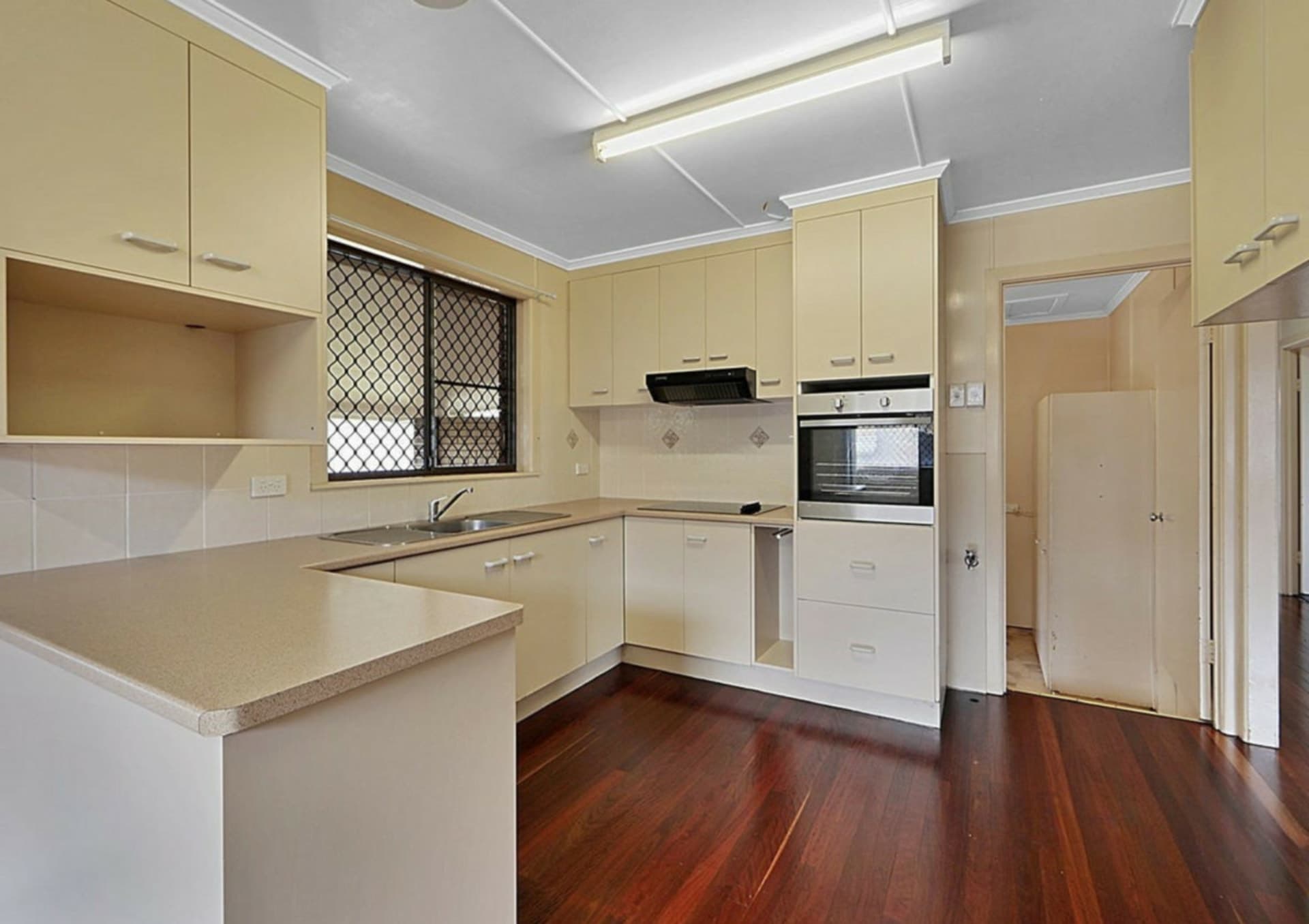 60 Vasey Street, Avenell Heights, Avenell Heights - Thumbnail 5