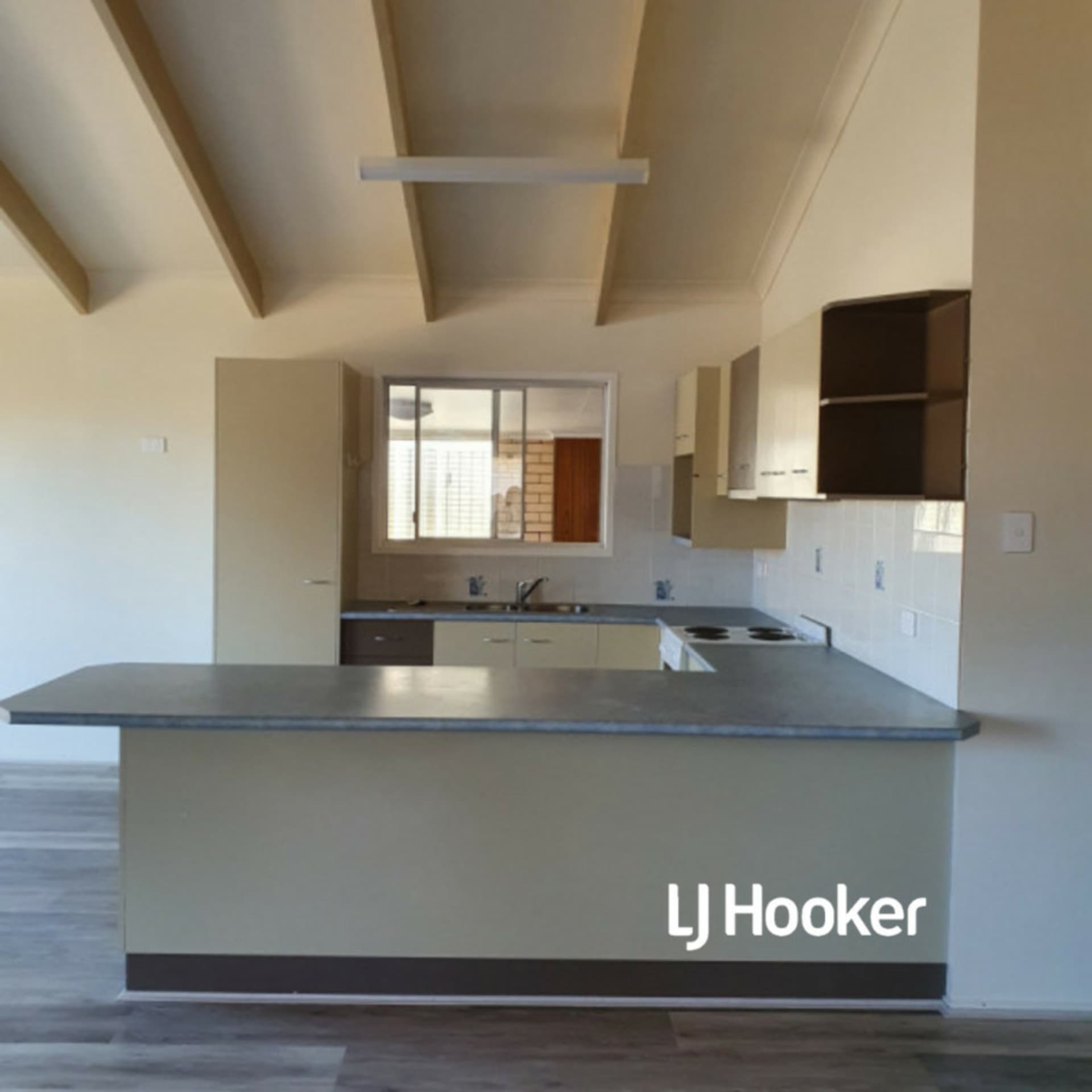 22 Jensen Street, Avenell Heights, Avenell Heights - Thumbnail 3
