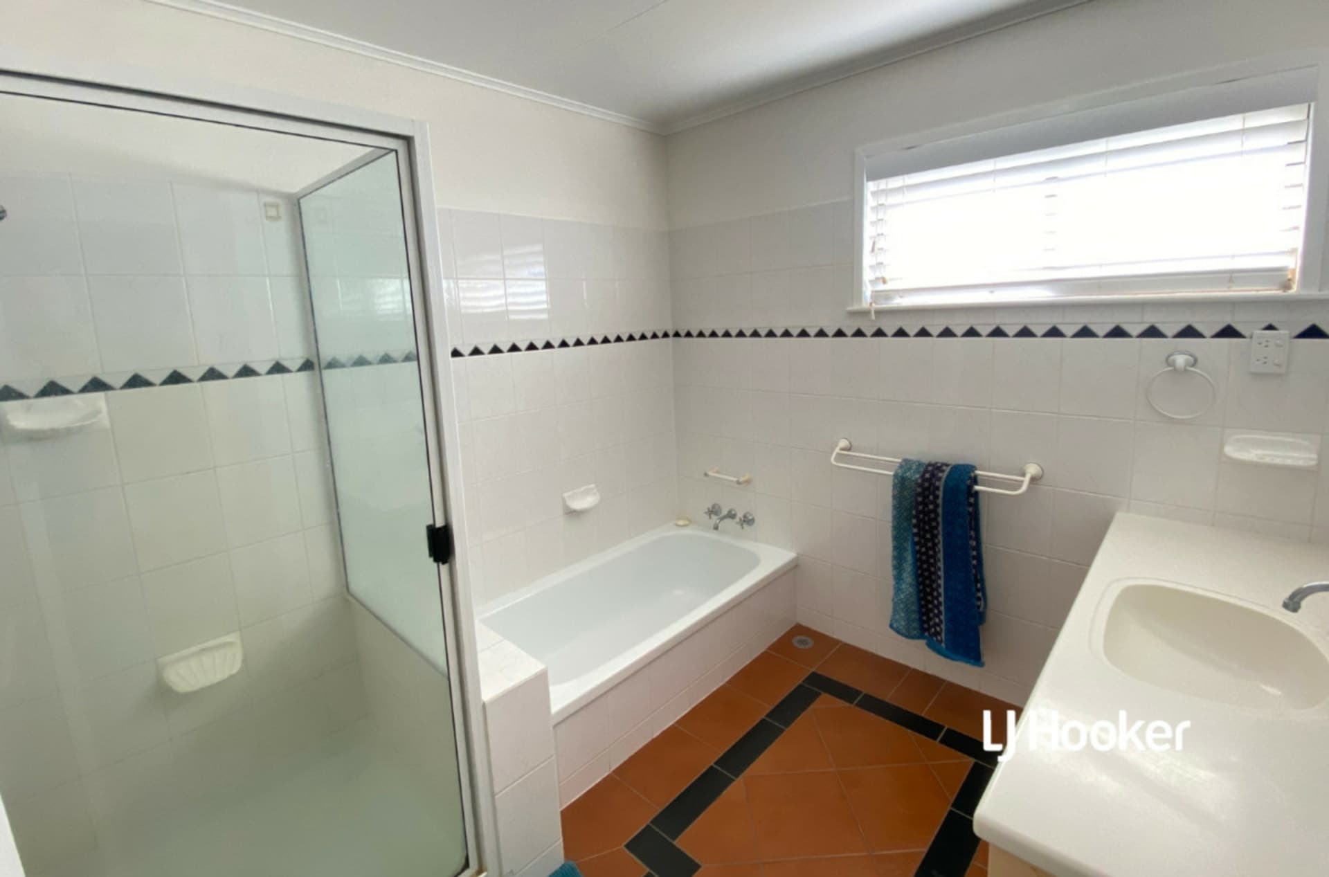 27 Avenell Street, Avenell Heights, Avenell Heights - Thumbnail 5