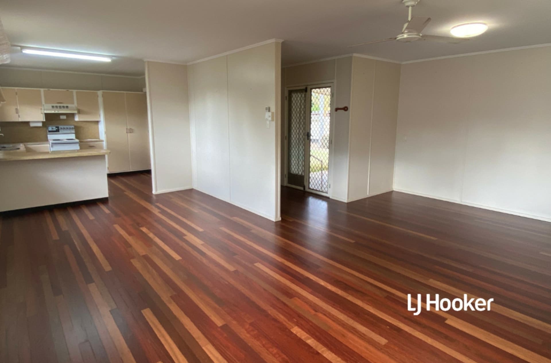 10 Gibson Street, Avenell Heights, Avenell Heights - Thumbnail 5