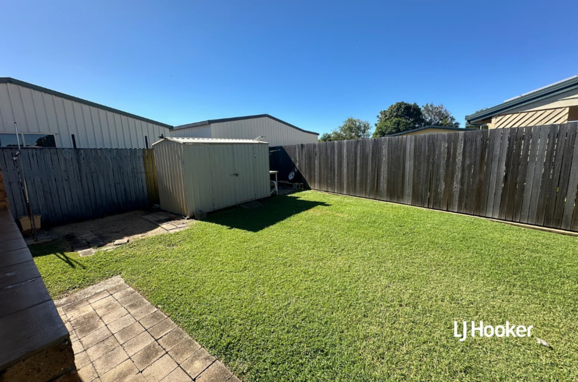 15 Sinclair Street, Avenell Heights, Avenell Heights - Image 1