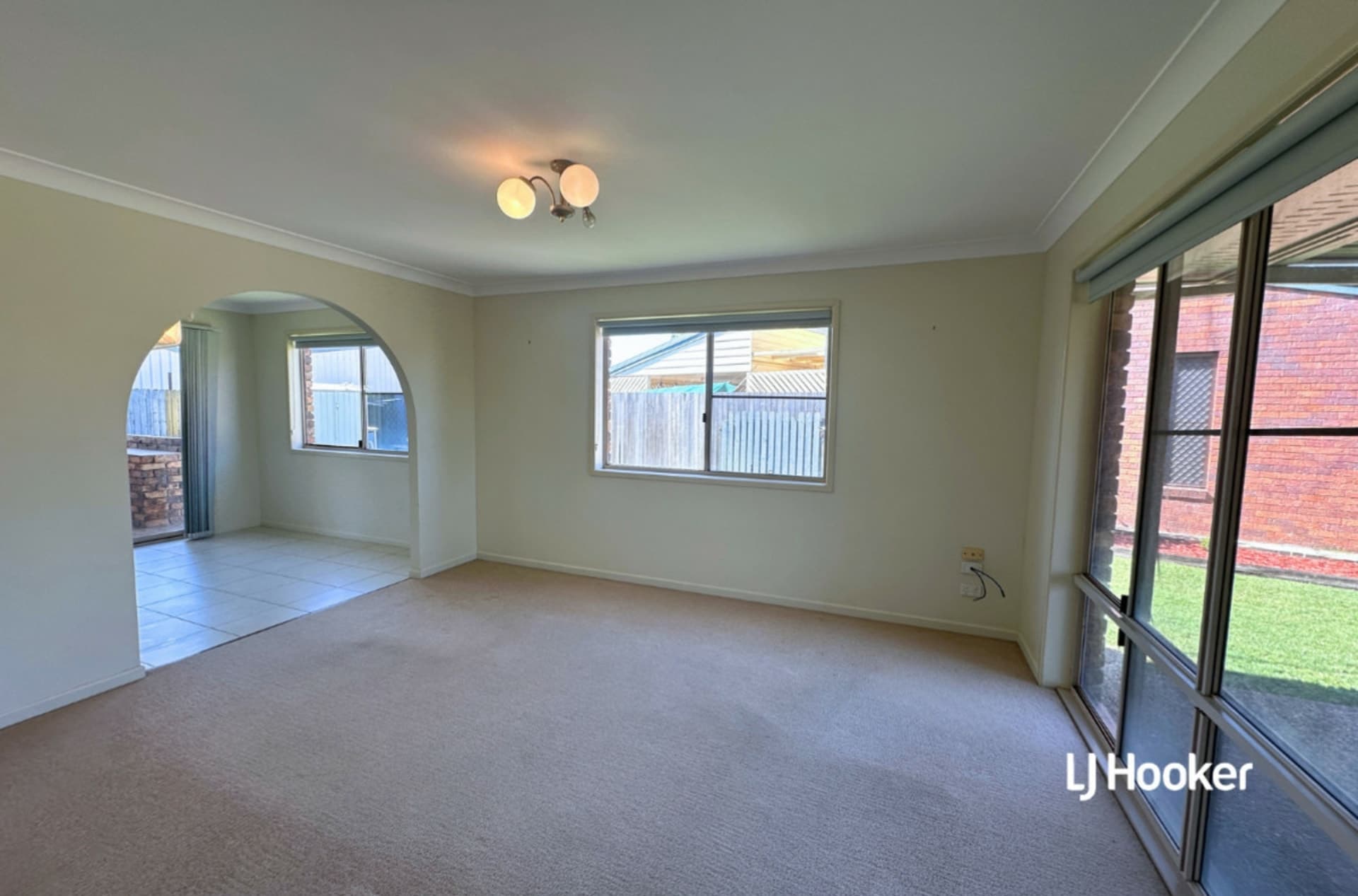 15 Sinclair Street, Avenell Heights, Avenell Heights - Thumbnail 3