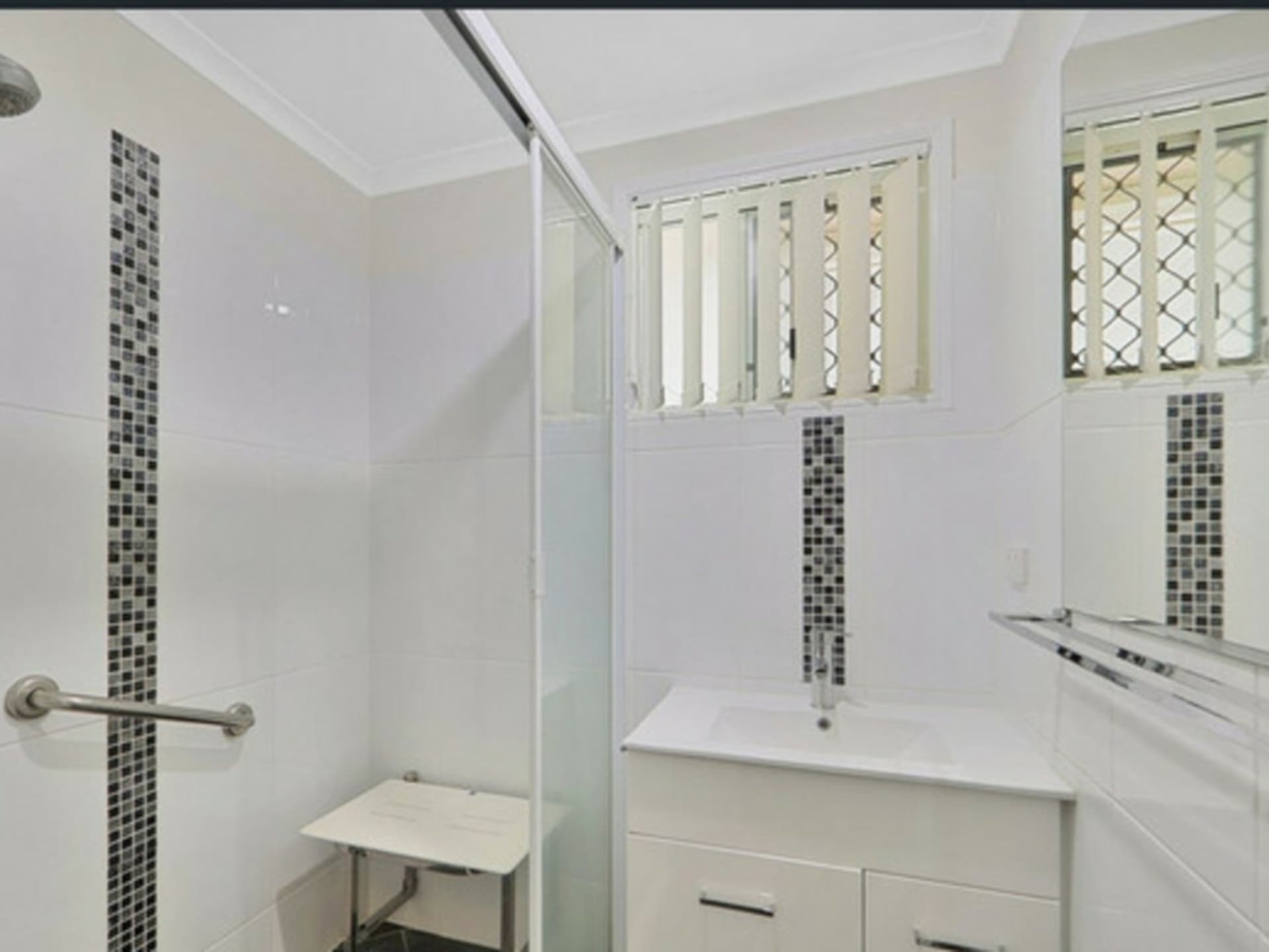 2 Ferny Avenue Avoca QLD, Avoca - Thumbnail 8