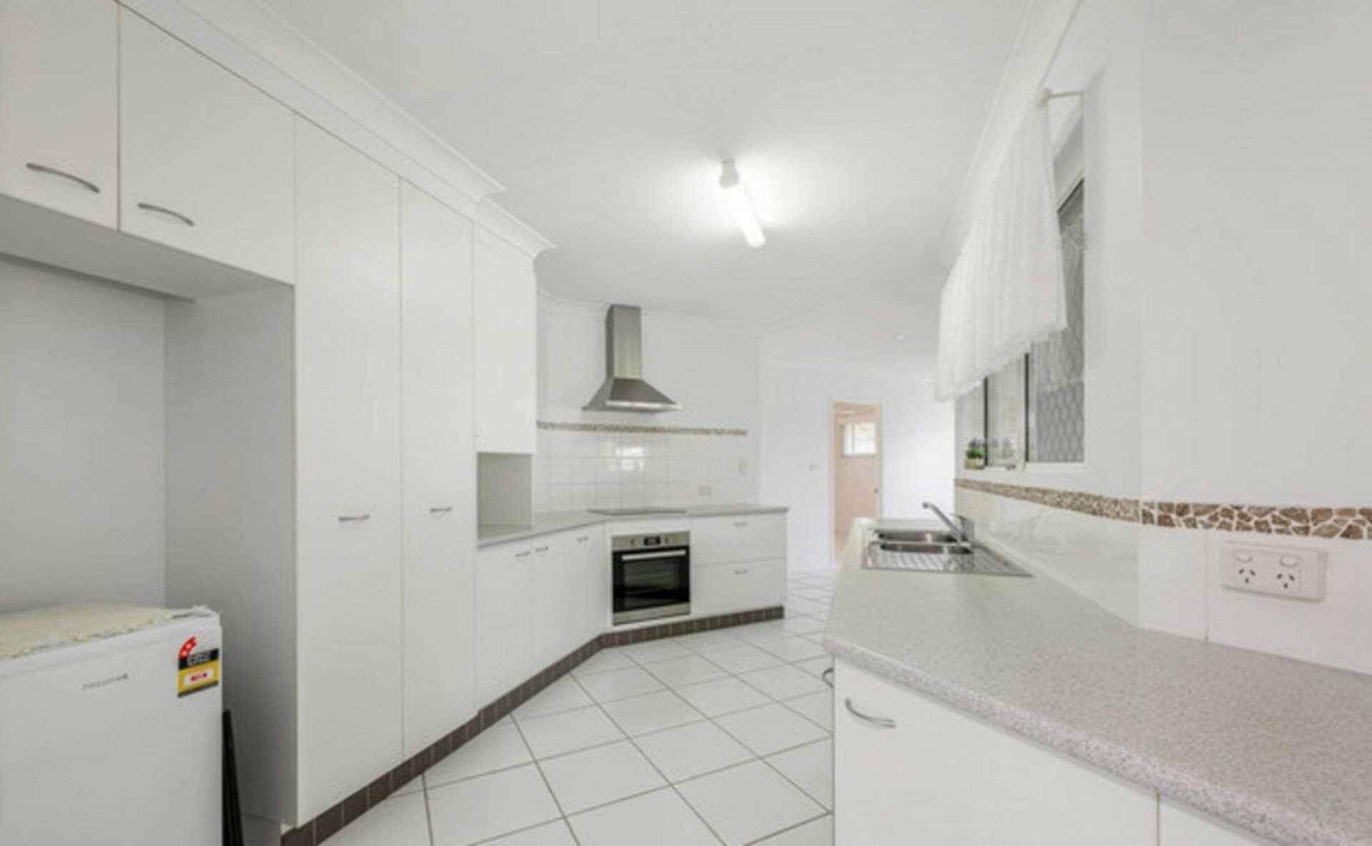 2 Gateway Street Avoca QLD, Avoca - Thumbnail 6